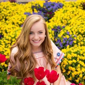 Meet your Posher, Laura